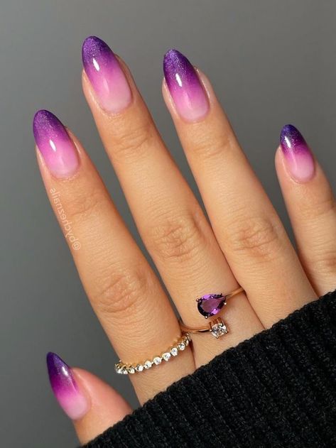 dark purple glitter gradient nails Cute Squoval Nails, Purple Pink Ombre Nails, Purple And Nude Nails, Pink And Purple Ombre Nails, Trendy Purple Nails, Purple And Pink Nails, Purple Ombre Nails, Ombre Nail Art Designs, Unghie Sfumate