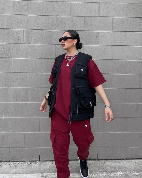 Utility Vest Outfit Streetwear, Military Vest Outfit, Tomboy Summer Outfits, Utility Vest Outfit, Vest Outfits For Women, Cargo Outfit, Military Vest, Androgynous Outfits, Outfit Streetwear