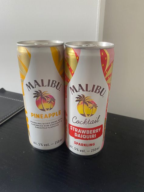 28/5/2023 #Alcohol #Malibu #Pineapple #StrawberryDaiquiri Alcohol Malibu, Shots Alcohol Recipes, Summer Drinks Alcohol Recipes, Malibu Pineapple, Malibu Cocktails, Malibu Drinks, Pretty Alcoholic Drinks, Pineapple Cocktail, Summer Drinks Alcohol