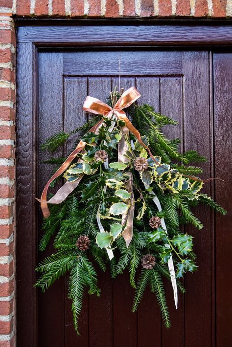 Evergreen Door Swag, Front Door Swag Christmas, Door Swag Diy How To Make, Christmas Swags For Front Door, Swags For Front Door, Christmas Door Swag, Diy Swag, Diy Christmas Door Decorations, Front Door Swag