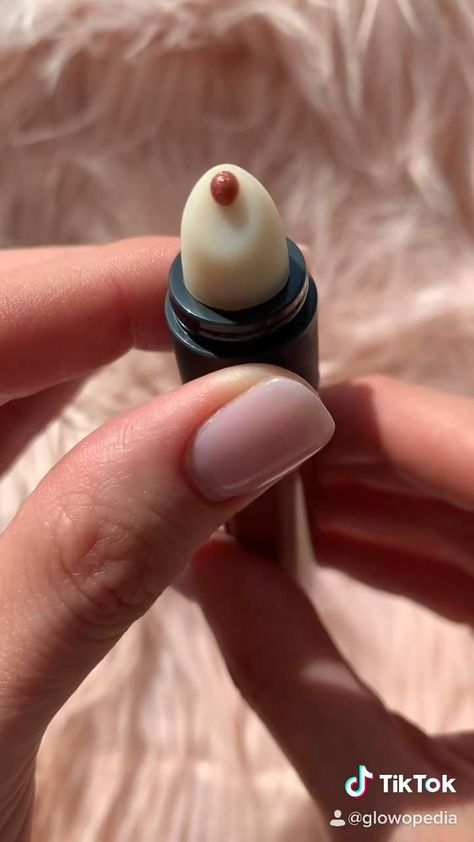 Makeup Nails Designs, Diy Lip Gloss, Makeup Accesories, Cool Makeup Looks, Diy Lips, Oddly Satisfying Videos, Skin Care Recipes, Crazy Things To Do With Friends, Lip Art