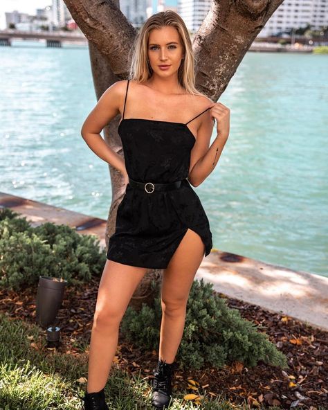 Alexis Clark, Motel Rocks, Crazy Girls, Shades Of Green, Pretty Woman, Mom And Dad, Off Shoulder Dress, Strapless Dress, Instagram Images