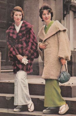 Japanese Vintage Fashion, Vintage Street Style, Modern Kimono, Fashion 1960s, Kimono Pattern, Japanese Hairstyle, Woman's Fashion, Vintage Kimono, 1960s Fashion