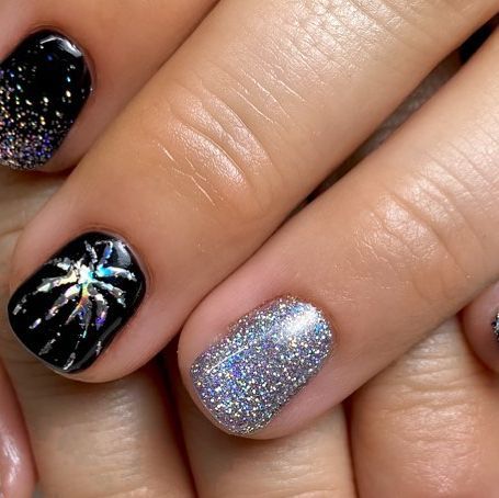 Firework Gel Nails, Nail Art Fireworks, Easy Firework Nail Design, Bonfire Night Nails, Fire Work Nails, Firework Nails Design, Fireworks Nails, Fireworks Nails Design, Glitter Fade Nails