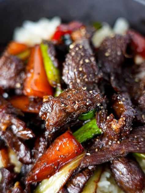 Black Pepper Beef Pepper Beef Recipe, Steak Dinner Ideas, Black Pepper Beef, Pork Pasta, Pepper Beef, Beef Marinade, Slow Cooker Breakfast, Hot Spices, Quick Stir Fry