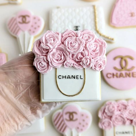 Chanel Decorated Cookies, Dior Cookies, Beauty Cookies, Luxury Cookies, Chanel Cookies, Paris Cookies, Paris Themed Cakes, Designer Cookies, Royal Iced Cookies