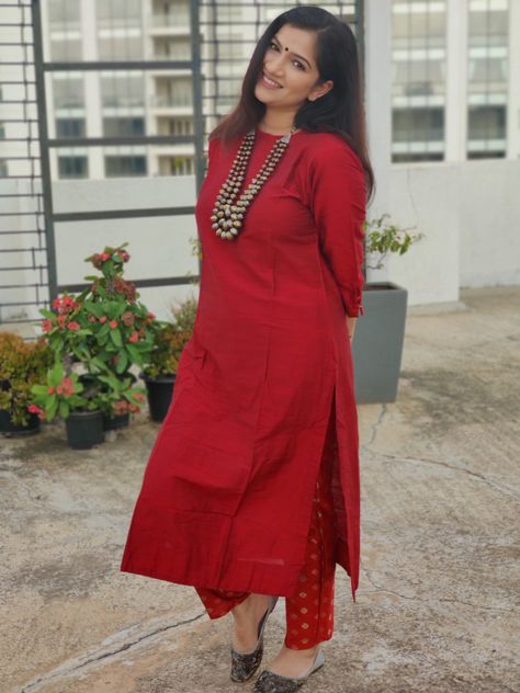 Gen Z Fashion Trends Street Styles, Mix Match Kurti Designs, Red Churidar Designs, A Line Kurti Designs Latest Cotton, Plan Kurti, Red Kurti Design, Red Churidar, Red Kurta Set, Red Kurti