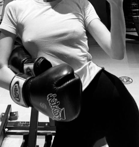 aleksandra ivanova Sucess Aesthetic Girl, Boxer Aesthetic, ماثيو ماكونهي, Magnolia Park, Boxing Girl, Image Swag, Sports Aesthetic, Workout Aesthetic, Muay Thai