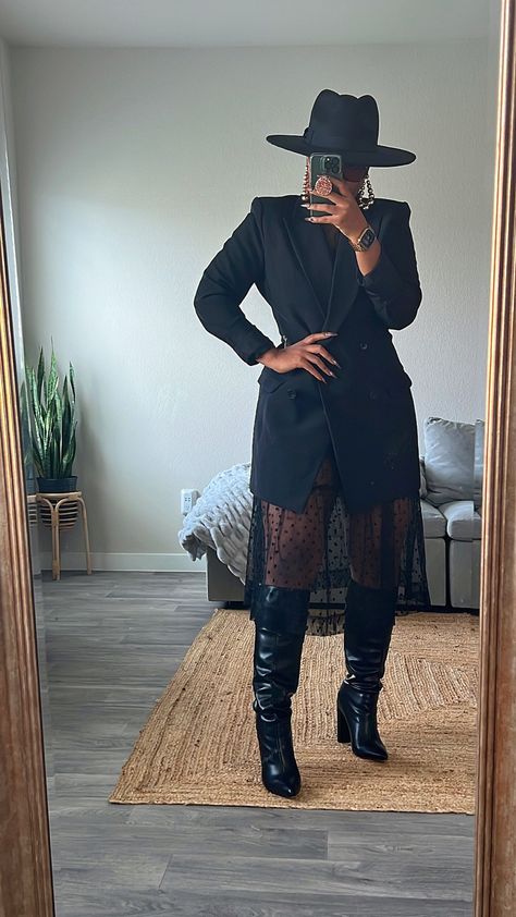 All Black Brunch Outfit Fall, Fall Birthday Brunch Outfit, Baddie Brunch Outfit Winter, Cold Winter Dinner Outfit Night, Birthday Party Guest Outfit Women, All Black Brunch Outfit, Fall Dinner Outfit Dressy, Cold Weather Brunch Outfit, Winter Brunch Outfit Black Women