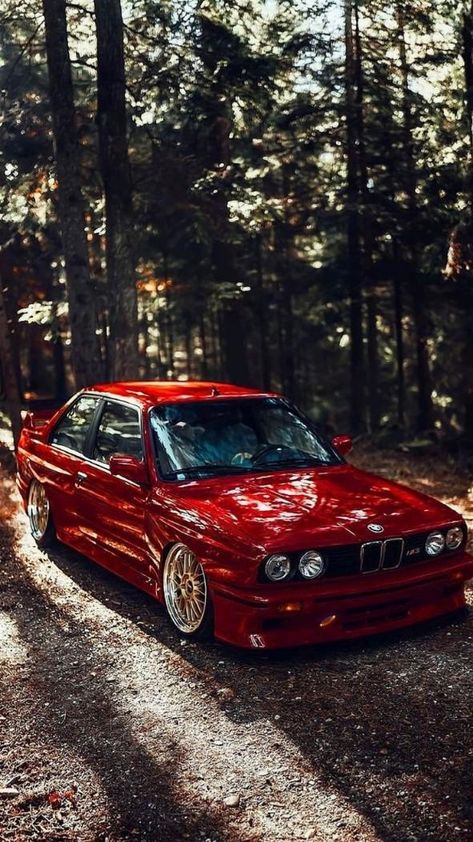 Bmw M3 Wallpaper, Bmw Red, Serie Bmw, Dream Cars Bmw, Bmw E30 M3, Auto Poster, Bmw Classic Cars, Jdm Wallpaper, Bmw Wallpapers