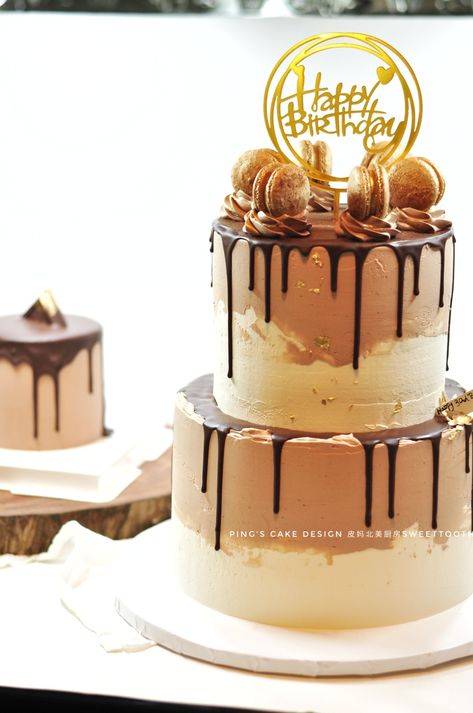 Tiramisu Cake Design Ideas, Tiramisu Birthday Cake Decoration, Tiramisu Cake Decoration Ideas, Tiramisu Cake Design, Birthday Tiramisu, Tiramisu Birthday Cake, Tiramisu Macarons, Birthday Party Checklist, Frog Cake