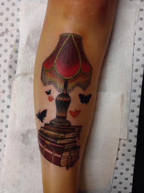 Traditional lamp and book with moths by Drew Shallis at STR Body Modifications; Wyong, New South Wales. Fancy Lamp, Lamp Tattoo, Persian Tattoo, Traditional Lamp, Tattoos And Meanings, Patchwork Tattoo, Knuckle Tattoos, Light Tattoo, Upper Arm Tattoos