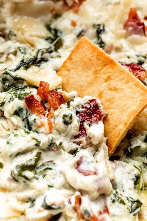 Spinach Bacon Dip, Spinach Dips, Bacon Spinach Dip, Hot Spinach Dip, Cheesy Appetizer, Bacon Dip, Garlic Dip, Hot Appetizers, App Ideas