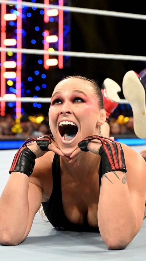 Ronda Rousey Photoshoot, Ronda Rousey Wwe, Ronda Rousey Ufc, Ronda Jean Rousey, Female Mma, Rowdy Ronda, Wrestling Women, Women Athletes, As Above So Below