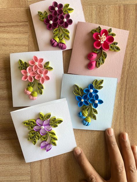 Paper Quilling Birthday Cards, Quilled Thank You Cards Simple, Quilling Patterns Flowers Cards, Craft Cards Handmade, Greetings Cards Handmade, Teknik Quilling, Quilled Roses Cards, Congratulations Note, Valentine's Day Quilling Card