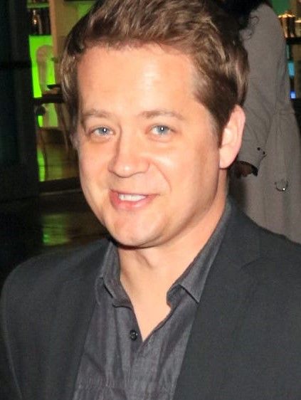 HAPPY 44th BIRTHDAY to JASON EARLES!! 4/26/21 Born Jason Daniel Earles, American actor and comedian, known for his role as Jackson Stewart in the Disney Channel sitcom Hannah Montana and his role as Rudy Gillespie in the Disney XD series Kickin' It. Jackson Stewart, Happy 44th Birthday, Jason Earles, 44th Birthday, Hannah Montana, Disney Xd, Disney Channel, American Actors, Celebrity News