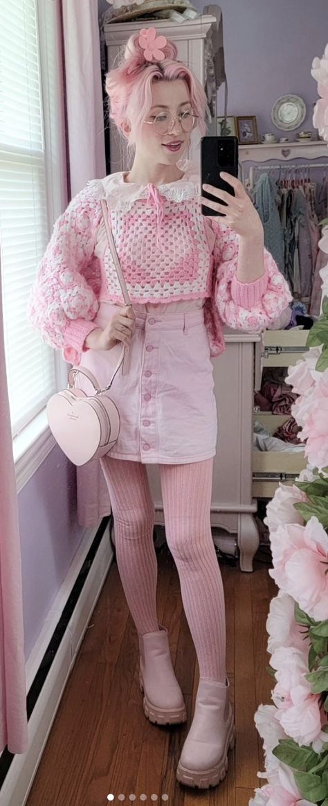 Harajuku Pink Outfit, Kawaii Long Skirt Outfits, Ca Cupid Inspired Outfits, Pink Outfits Kawaii, Pink Cute Outfits Aesthetic, Outfit Inspo Gyaru, Lisa Frank Outfit Aesthetic, Kawaii Clothing Aesthetic, Hyper Feminine Fashion