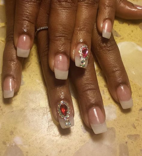 American French Nails, Manicure Types, American Manicure Nails, Nail Finger, Finger Nail Polish, American Manicure, American Nails, Types Of Manicures, Shellac Manicure