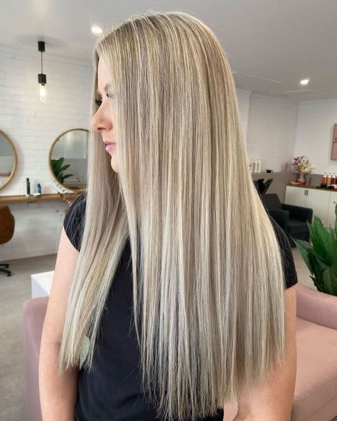 20 Best Blonde Hair Colors to Inspire You Blond Hair 2024, Micro Foils Blonde, Micro Highlights, Trending Blonde 2024, Blonde Hair Autumn 2024, Long Blonde Hair 2024, Gorgeous Blonde Hair, Best Blonde Hair, Blonde Hair Colors