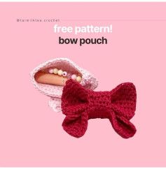 Free Pattern Bow Pouch This is another functional crochet project you can make for you or as a gift idea. Cute Crochet Pouch Free Pattern, Cute Crochet Pouch, Squid Pattern, Crochet Squid, Cute Squid, Functional Crochet, Puppy Cake, Crochet Cozy, Crochet Bows