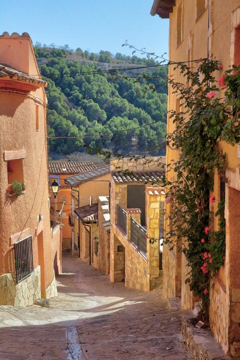 Estos son los 100 pueblos más bonitos de España | Architectural Digest España Dream College, Visual Board, Sierra Nevada, College Life, Architectural Digest, Vision Board, Spain, Villa, Cabin