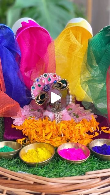 CozyyyLilCorner - DIY and Home Decor on Instagram: "Come join us for 7 days of colourful DIYs with Cozyyylilcorner Kickstarting the series with colors, love, and devotion! 🎨✨   Our first reel had to be a vibrant Holi setup with Laddoo Gopal. Get ready to dive into the enchanting world of Krishna’s playful charm!  Stay tuned and follow along this colourful series for Holi  and for more exciting holi theme ideas!" Krishna Holi Decoration At Home, Holi Decorations Ideas At Home Diy, Holi Reel Ideas, Holi Decorations Ideas At Home, Pichkari Craft, Holi Theme Decoration At Home, Krishna Theme Decoration, Diwali Theme Decoration, Holi Decorations Ideas