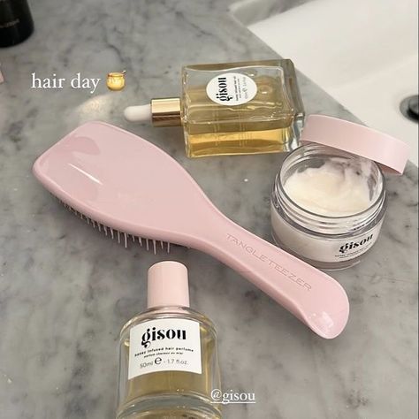 Pink Pilate Princess 💗💫, hair care, pink aesthetic, pink tangle teezer, aesthetic hair brush, that girl, clean girl, it girl, self care, gisou, hair care, skincare, pink aesthetic, aesthetic Wishlist Aesthetic Hair Brush, Pink Pilate Princess, Aesthetic Wishlist, Honey Infused Hair Oil, Infused Hair Oil, Best Christmas Wishes, Christmas Wish List, Tangle Teezer, Christmas Wish