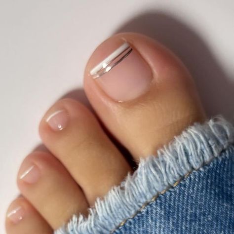 Clean Pedicure Ideas, Toe Nail Gel Ideas, Heart Acrylic Nail Designs, Ideas De Pedicure, Toe Nails Ideas, Nails Pies, Cute Pedicure Designs, Nails Pedicure, Pedicure Ideas