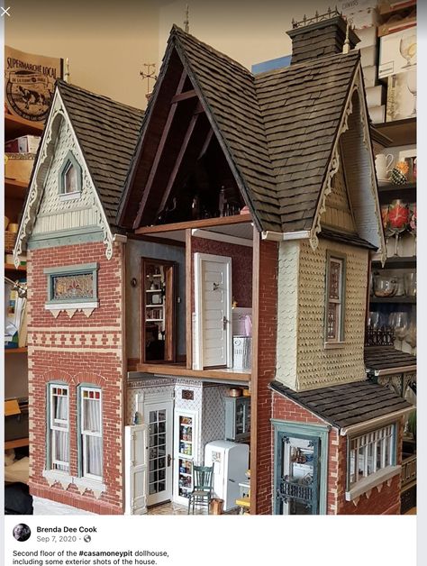 Scale Model Homes, Fairfield Dollhouse, Fancy Apartment, Fairfield House, Diy Farmhouse Ideas, Queen Anne House, Big Brother House, Victoria House, Victorian Bathroom