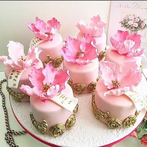 Gorgeous Mini Cakes - Cake by Shafaq's Bake House - each one of these mini cakes topped with peony.  The subtle shade of pink with gold makes it look prettiest of all. Mini Wedding Cakes, Mini Bolo, Mini Torte, Miniature Cake, Pink Cupcakes, Mini Cake, Gorgeous Cakes, Wedding Cupcakes, Eclairs