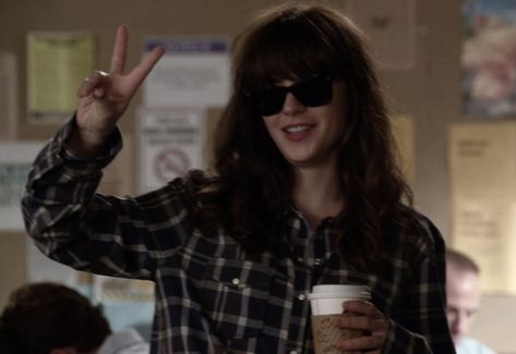 Pink Cloudy Sky, Jess Day, Jess New Girl, Nick And Jess, Jake Johnson, Jessica Day, Nick Miller, Id Photo, Zooey Deschanel