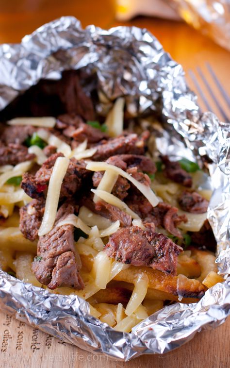 Did you know you can grill frozen french fries? Easy to customize like these cheesy carne asada fries French Fries Frozen, Grill Packets, Cook Frozen Steak, Foil Pack Recipes, Brewery Food, Cabin Food, Carne Asada Fries, Healthy Camping Food, Foil Pack Dinners