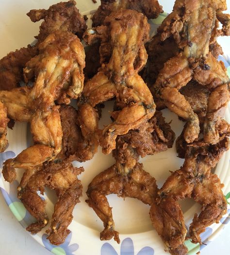 An exotic fried frog. Tastes great though ☺👍🏻 Fried Frog Legs, Frog Food, Game Meat, Pirate Art, Pretty Images, Anime Shadow, Chicken Wings, Food Lover, A Food