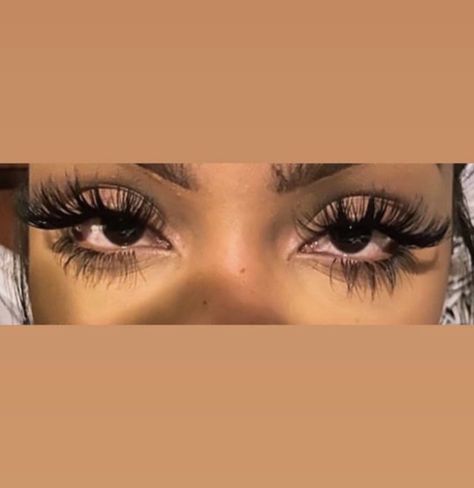 Wispy top and bottom hybrid volume soft fluffy lash extensions Bottom Lash Extensions, Lash Extentions, Best Lash Extensions, Bottom Eyelashes, Maquillage On Fleek, Wispy Eyelashes, Eyelashes Extensions, Big Lashes, Lash Extensions Styles