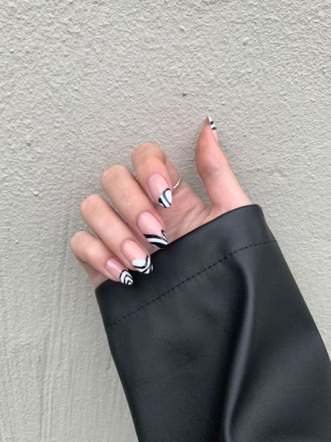 Black Leather Jacket Aesthetic, Egirl Nails Ideas, Zebra French Nails, Abstract French Tip Nails, Abstract French Tip, Nail Inspo Black, Graphic Nails, Leather Jacket Aesthetic, Nails Abstract