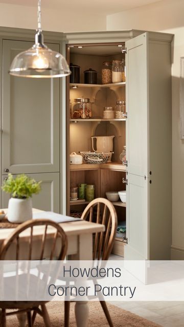 Howdens on Instagram: "This pantry makes us green with envy. 💚 Kitchen featured: Elmbridge Sage Green" Kitchen Larder Cupboard, Howdens Kitchens, Corner Pantry, Open Plan Kitchen Living Room, Bespoke Kitchen, Kitchen Pantry Design, Casa Vintage, Kitchen Dining Living, Kitchen Corner