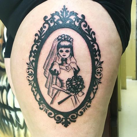 Disney Haunted Mansion Tattoo, Magic Kingdom Tattoo, Mansion Tattoo, Haunted Mansion Tattoo, Dragon Tattoo Back Piece, Girl Neck Tattoos, Spooky Ideas, Dragon Sleeve Tattoos, Brides With Tattoos