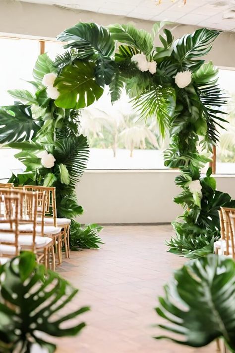 Tropical Foliage Wedding, Palm Leaf Wedding Arch, Green Tropical Wedding Theme, Tropical Floral Wedding Arch, Tropical Leaves Wedding Decor, Tropical Backdrop Wedding, Tropical Wedding Alter, Monstera Wedding Arch, Tropical Garland Wedding