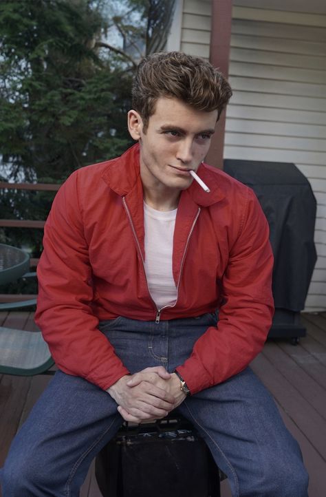 James Dean Impersonator Michael John Gross James Dean Style, Jim Stark, James Dean Photos, Jimmy Dean, Gossip Girls, Ali Larter, Gene Kelly, Teen Movies, Natalie Wood