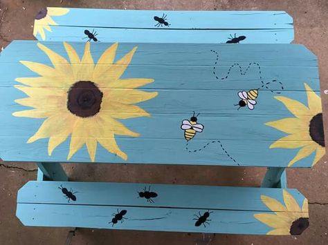 Picnic table makeover                                                                                                                                                                                 More Painted Picnic Table, Painted Picnic Tables, Picnic Table Makeover, Painted Benches, Kids Picnic, Picnic Bench, Yard Project, Picnic Time, Painted Chairs