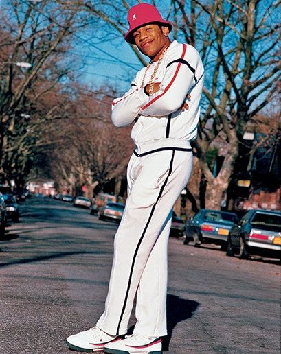 GQ Style: Looking Back at Def Jam's Early Days | GQ 80s Hip Hop Fashion, Rapper Costume, 90s Fashion For Women, Rappers Aesthetic, Rapper Aesthetic, 90s Rappers, 80s Party Outfits, 80s Hip Hop, 80s Fashion Trends