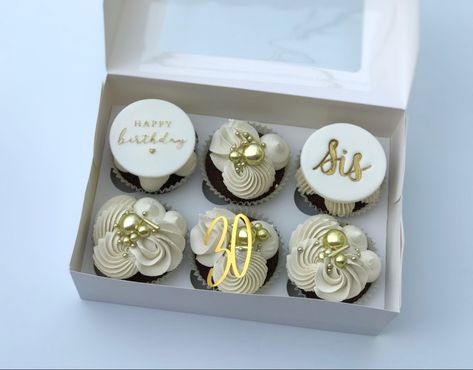 Beautiful Cupcakes Birthday, Gold 30th Birthday, 30th Birthday Cupcakes, Happy Birthday Sis, Cupcakes Birthday, Cupcake Decorating Tips, Cupcake Cake Designs, Cupcakes Decorados, Beautiful Cupcakes