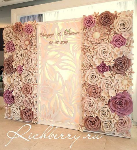 Circle Paper, Flower Backdrop Wedding, Photo Backdrop Wedding, Step And Repeat, Flower Wall Wedding, Diy Wedding Backdrop, Flower Wall Backdrop, Paper Flower Decor, Paper Flowers Wedding