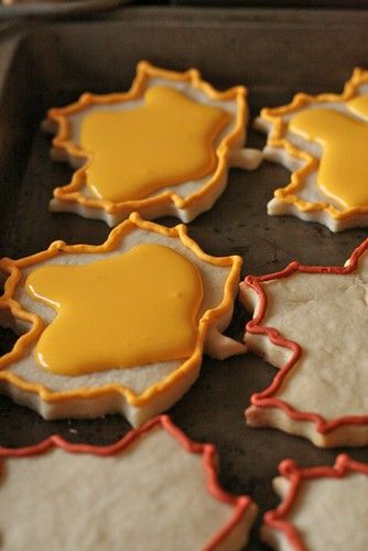 Thanksgiving Cookies, Decorating Cookies, Royal Icing Decorations, Fall Cookies, Cookie Icing, Icing Recipe, Royal Icing Cookies, Cake Decorating Tips, Cookie Cake