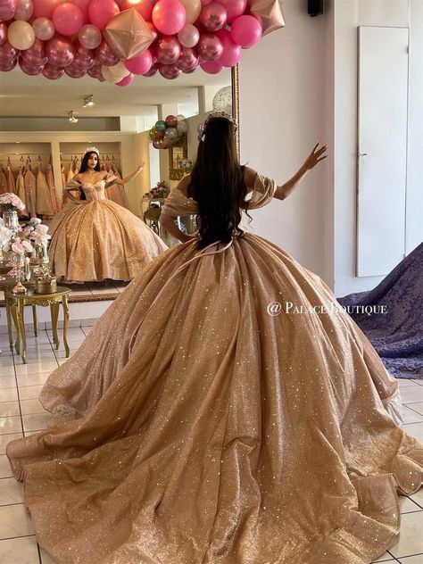 Gold Wuince Dresses, Quinceanera Dresses Champagne Gold, Gold Debut Gown, Gold Xv Dresses, Golden Quinceanera Dresses, Damas And Chambelanes Outfits, Belle Quinceanera Dress, Debut Gowns 18th, Beauty And The Beast Quinceanera Dress