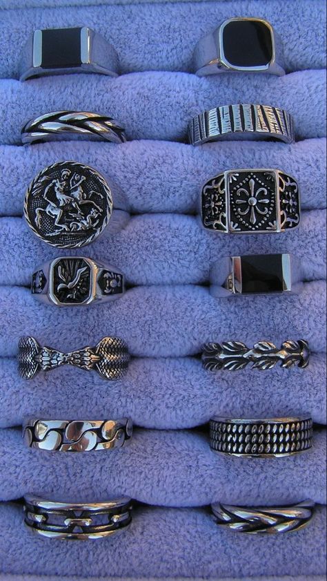 Mens Y2k Jewelry, Silver Jewellery Aesthetic Men, Y2k Men Jewelry, Men Assesories Aesthetic, Assesories For Men, Men Jewelry Rings, Vintage Men Rings, Y2k Rings Men, Vintage Jewelry Men