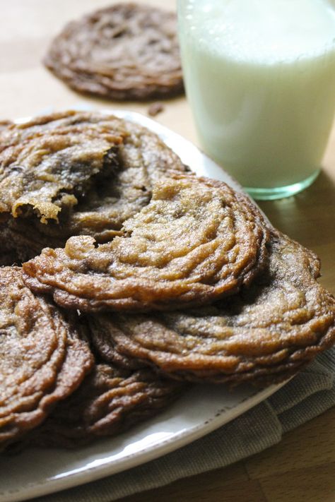 Crispy chocolate chip cookies Crisp Cookies, Crispy Chocolate Chip Cookies, Chocolate Chip Cookies Ingredients, Christmas Delights, Cowboy Cookies, Crispy Cookies, Chewy Chocolate Chip, Chewy Chocolate Chip Cookies, Chewy Cookie