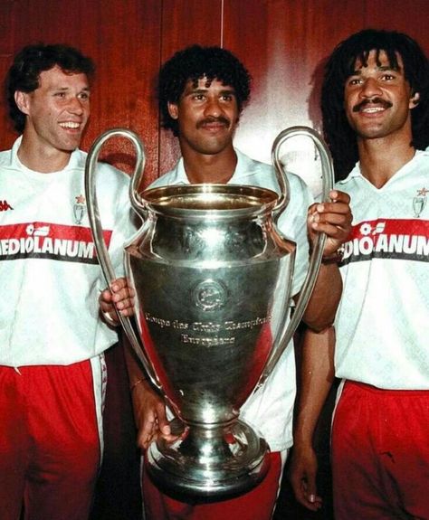 Ac Milan Champions League, Frank Rijkaard, Loneliness Photography, Ruud Gullit, Van Basten, Marco Van Basten, Milan Football, Football Images, World Football