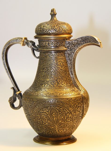 a fine 19th century islamic ewer Islamic Artifacts, Feather Stencil, Gallery Wall Template, Basic Art Techniques, Aesthetic Objects, Historical Objects, Antique Collectors, Turkish Art, Islamic Pattern