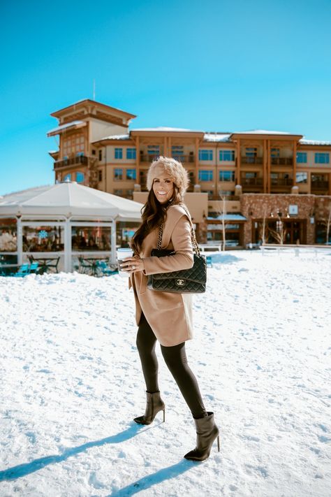 What To Wear In Park City Utah Winter, Park City Winter Outfits, Park City Outfits, Park City Utah Winter Outfits, Aviator Sunglasses Outfit, City Winter Outfit, Park City Utah Winter, Black Booties Outfit, Black Scoop Neck Top